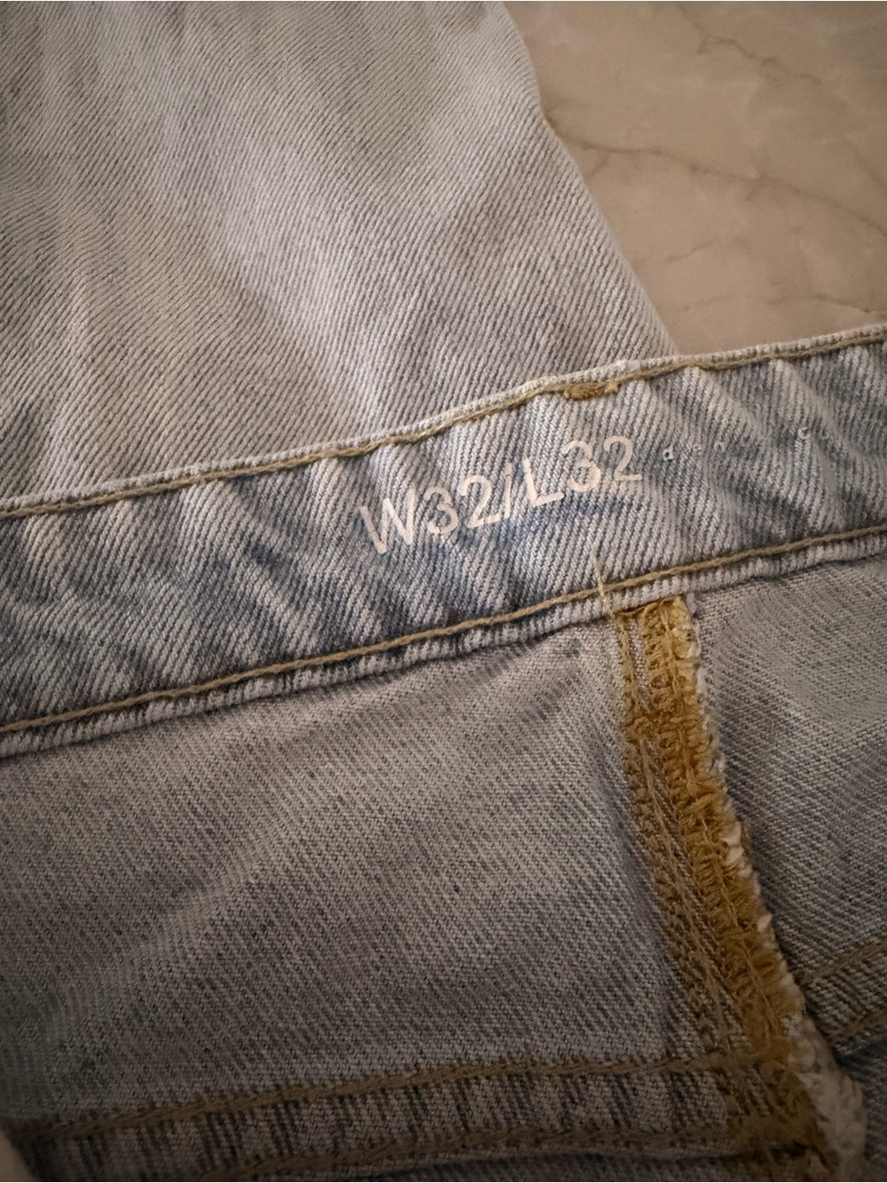 Denim&Co Light Blue Relaxed Ripped Men's Jeans - Picture 3 of 4
